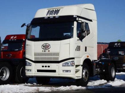 FAW J6P 4*2 420HP Tractor Truck 