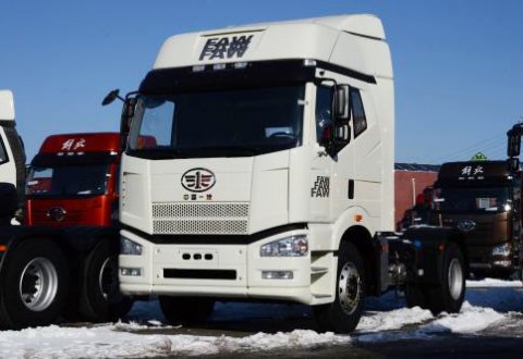 FAW J6P 4*2 420HP Tractor Truck 